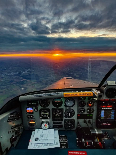 Coucher de soleil vu depuis l'avion Pilatus