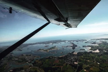 Les iles du Golfe du Morbihan vues depuis la cabine du Pilatus