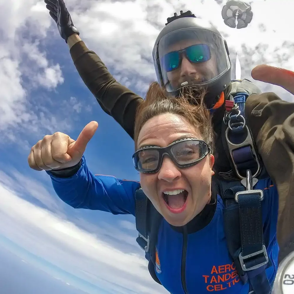 Chute libre à 200 km/h à 2500 m à Ouessant près de Quimper