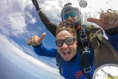 Chute libre à 200 km/h à 2500 m à Ouessant près de Quimper