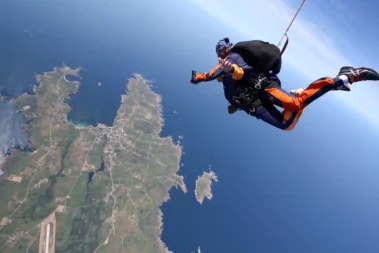 Saut en tandem à 3000m à Ouessant près de Quimper et Brest