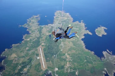 Saut en tandem à 3000m à Ouessant près de Quimper et Brest