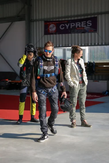 Préparation avant le saut en tandem