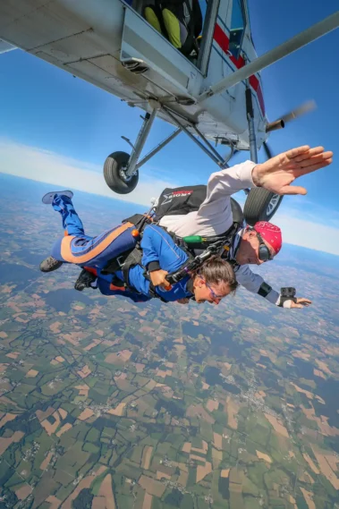 Premières secondes de chute libre - Saut en Tandem Vannes