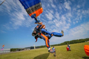 On relève les jambres pour l'atterrissage !
