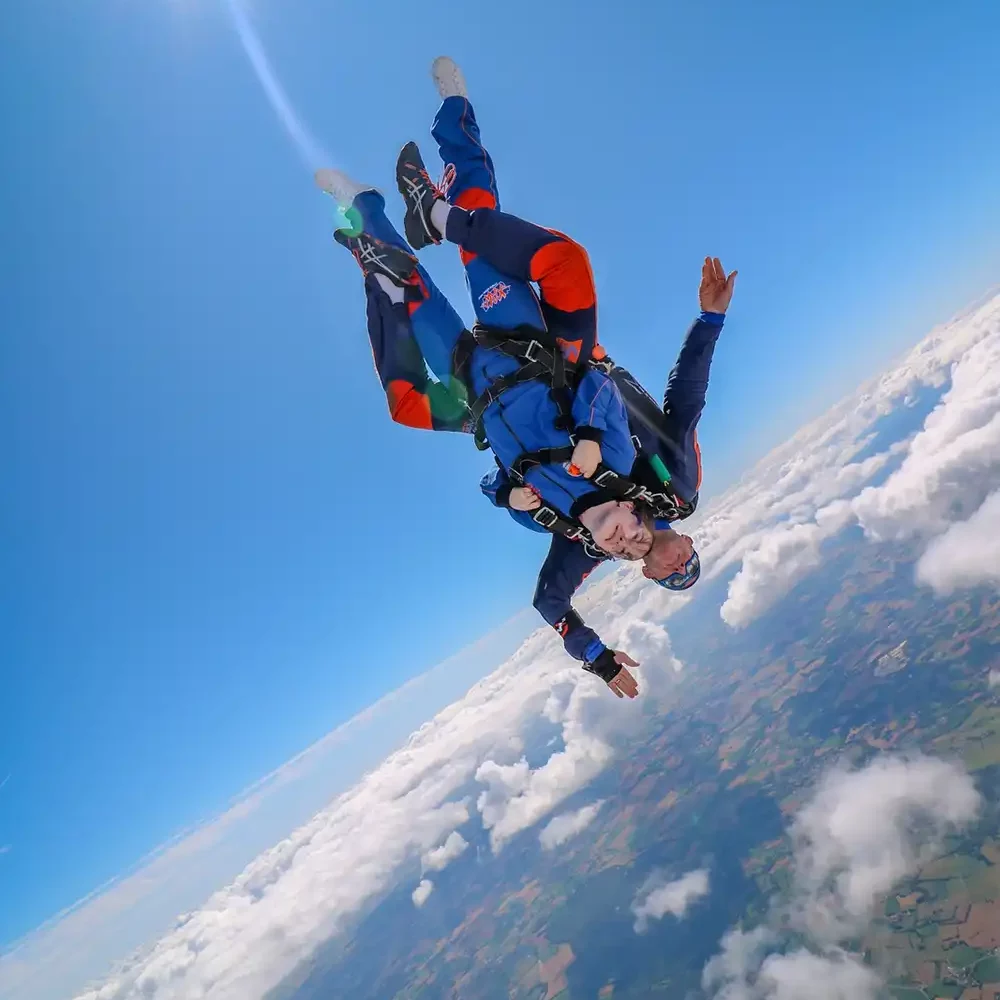 Chute libre tête en bas à Dinan