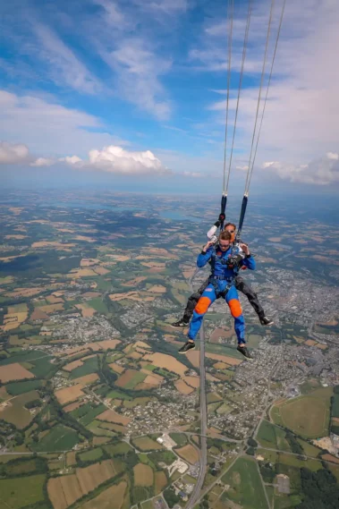 Vol sous voile au dessus de Dinan