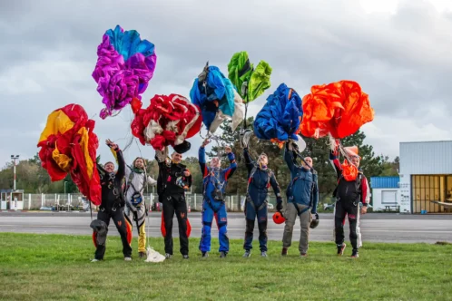 Lancer de parcachute après le dernier saut de saison