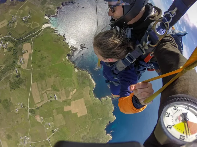 Vidéo + photos du saut en parachute à 8ààm d'altitude